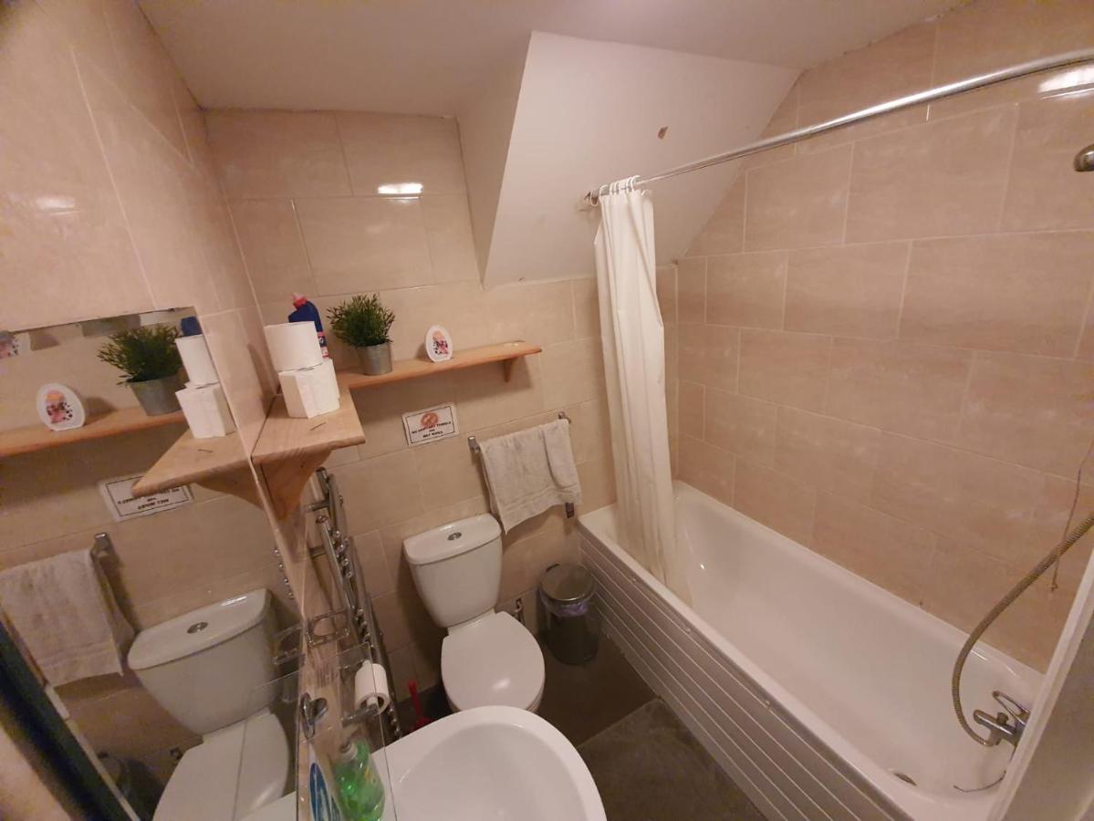 Eastwood Rooms Goodmayes エクステリア 写真
